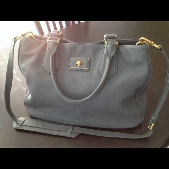 Marc Jacobs Handbags - Marc Jacobs gray purse 💯 Authentic